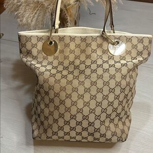 Gucci monogram shoulder bag , excellent‎ condition
